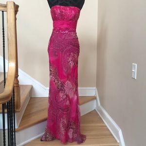 STUNNING PINK Fun Formal👗